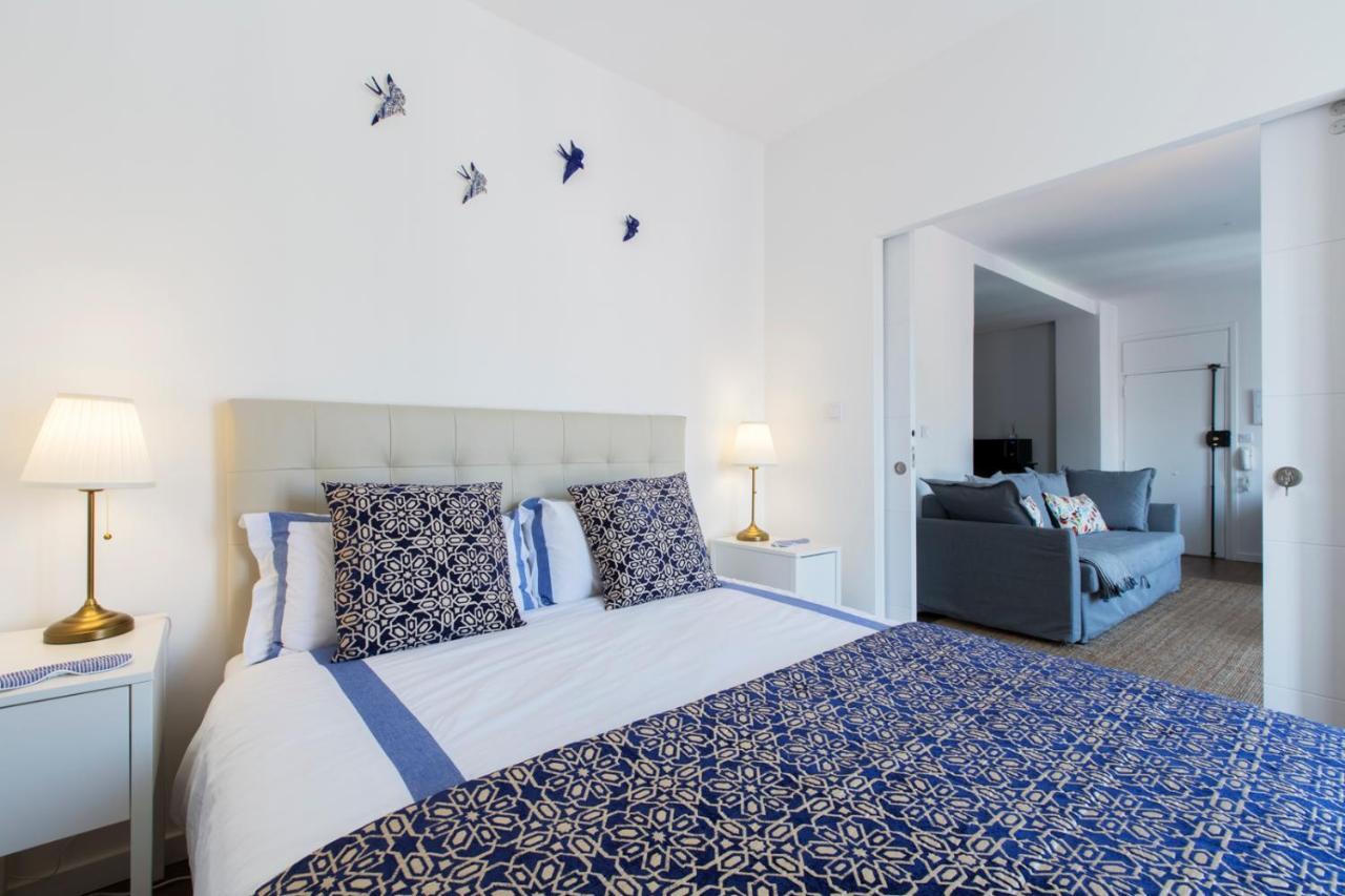 Amazing Downtown Apt With Small Balcony With View Over The Castle Lisbon Exterior photo